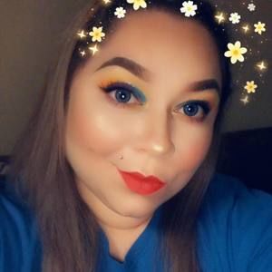 Meet your Posher, Celina